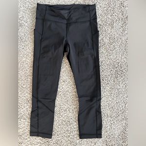 Lululemon pace rival crop